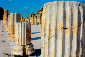 Säulen der Basilika in Ephesos